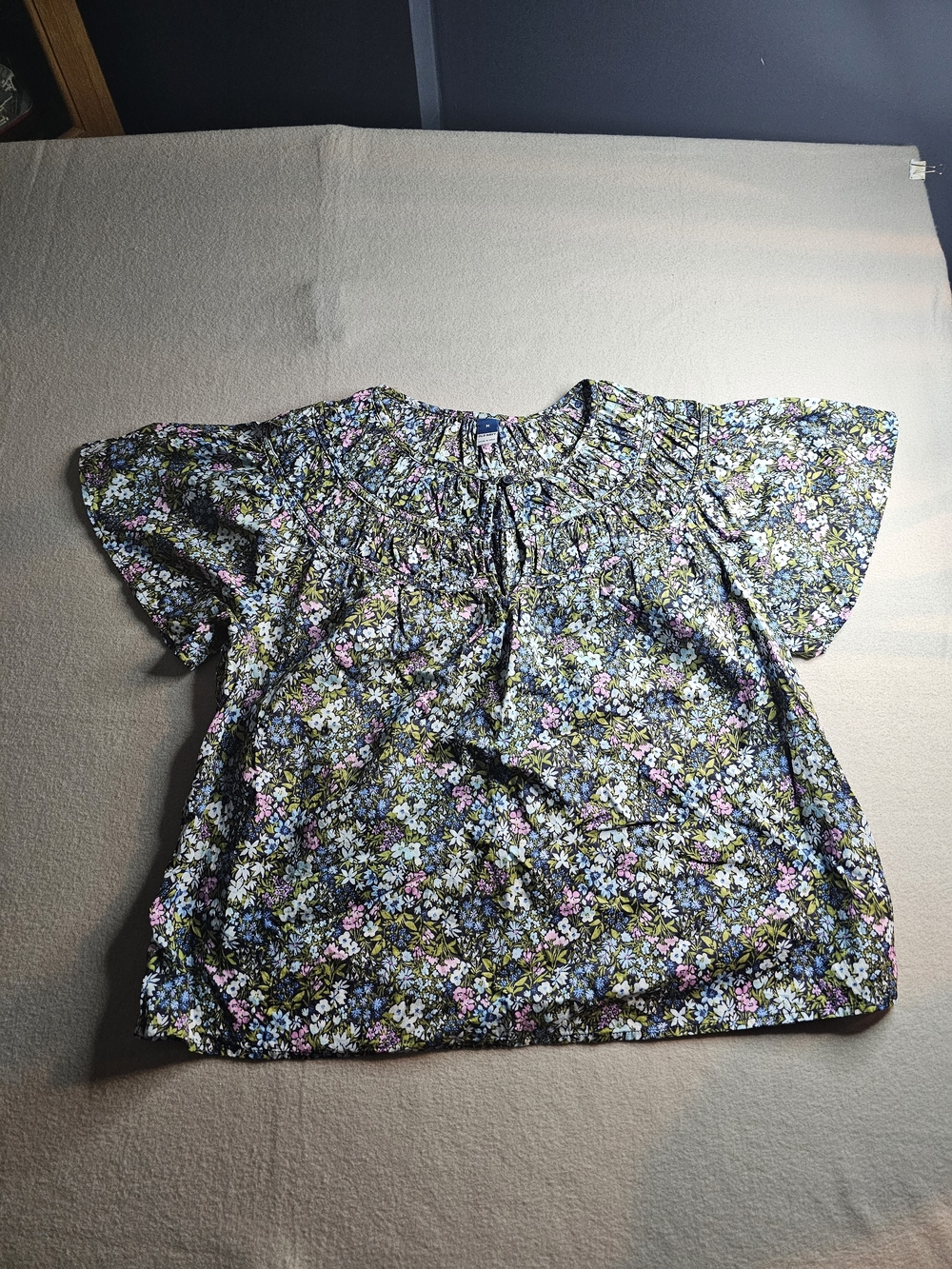 Old Navy Women's Floral Short-Sleeve Blouse - Navy Multi Sizw M